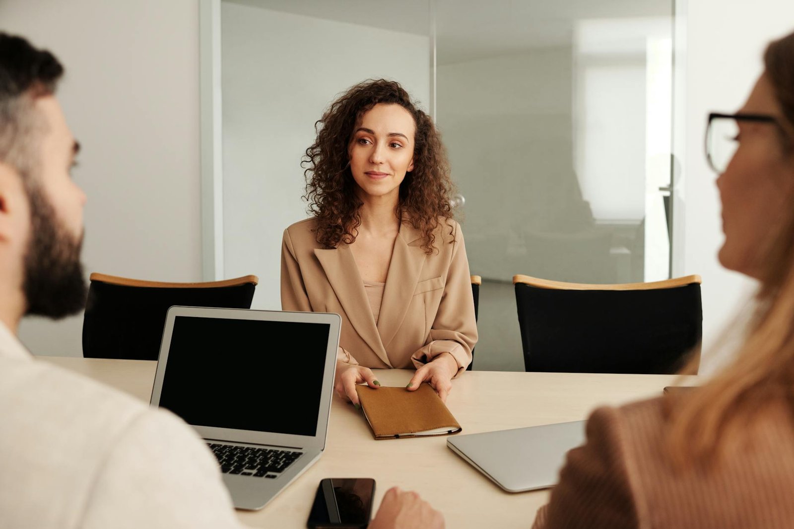 Como Contratar o Primeiro Funcionário: Guia Passo a Passo para o Sucesso da Sua Empresa — como contratar primeiro funcionário