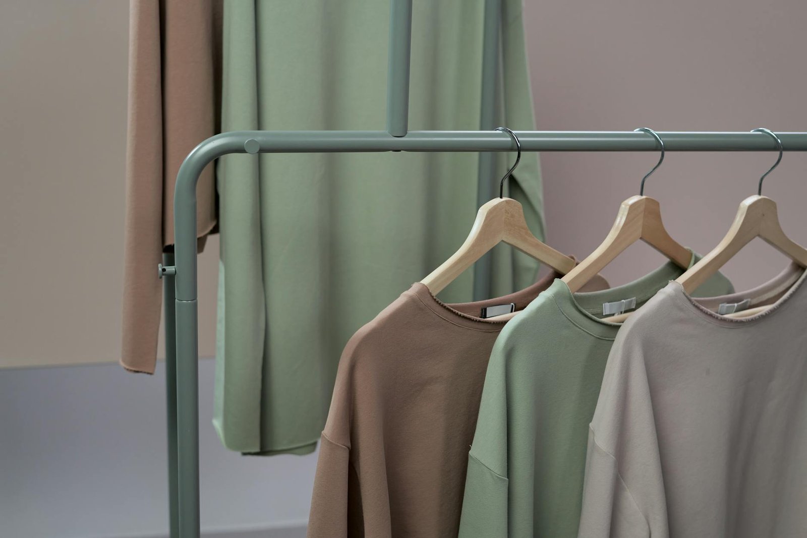 Cápsula Wardrobe: O Guia Definitivo para um Armário Inteligente e Versátil com Peças Básicas — como criar cápsula wardrobe co