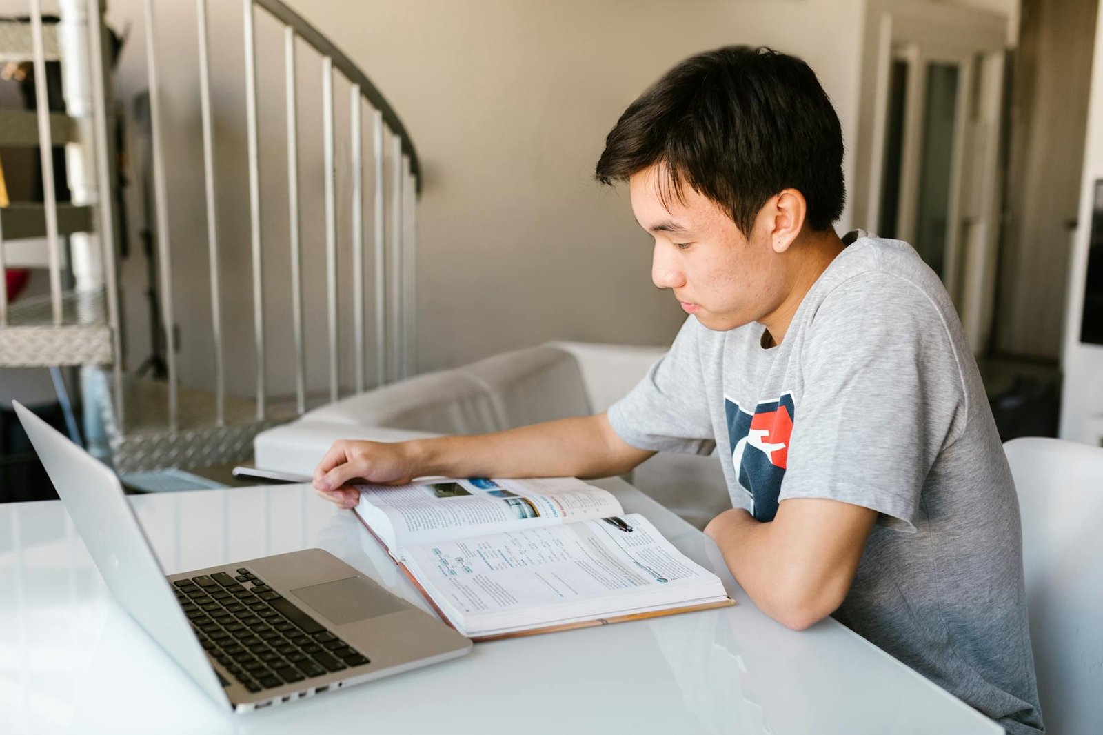 Ambiente de Estudos em Casa: Guia Definitivo para Foco, Produtividade e Resultados Superiores — como montar ambiente de estud