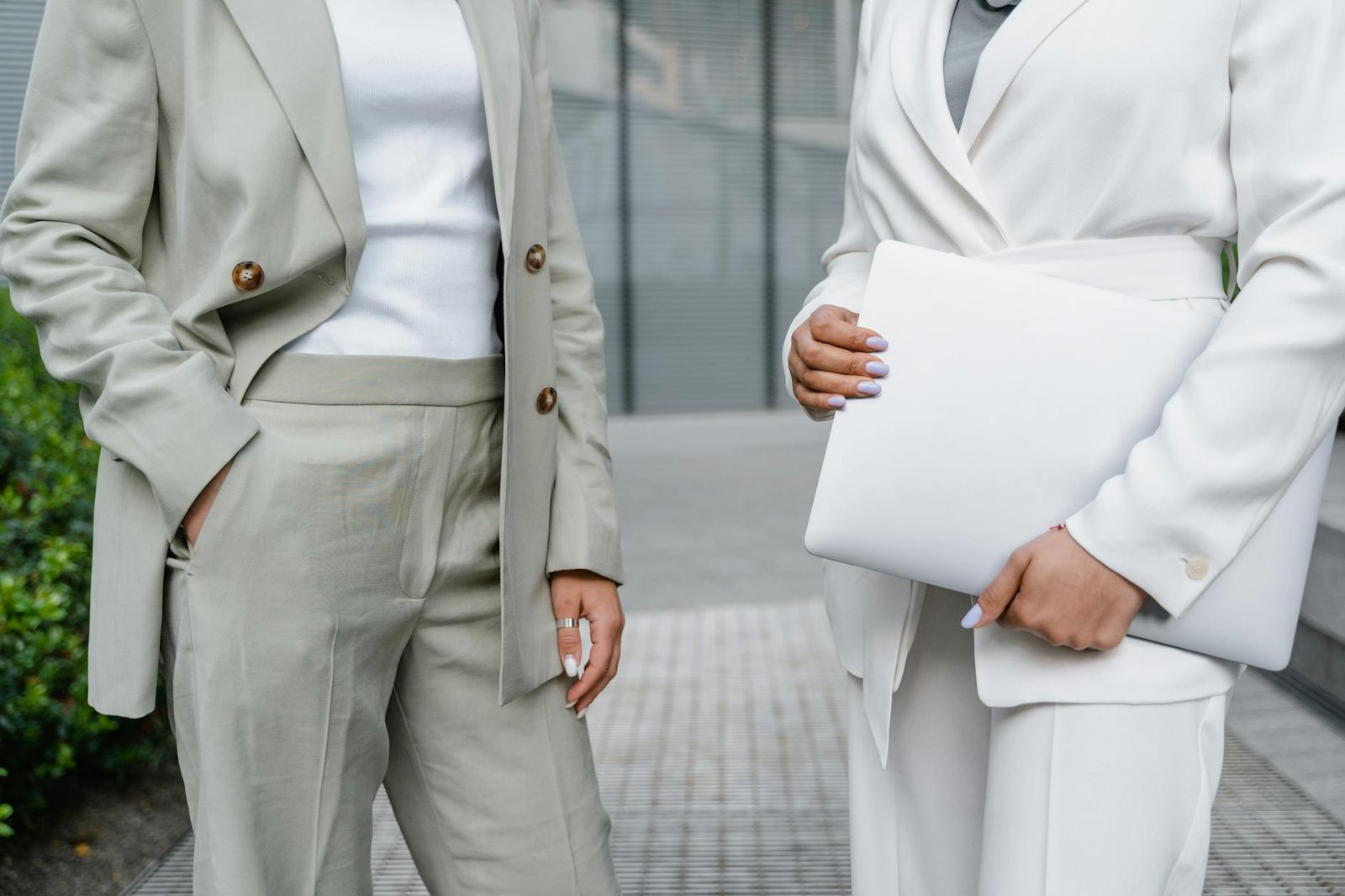 Como montar look básico elegante para o trabalho — como montar look básico elegante para o trabalho | Orange Market