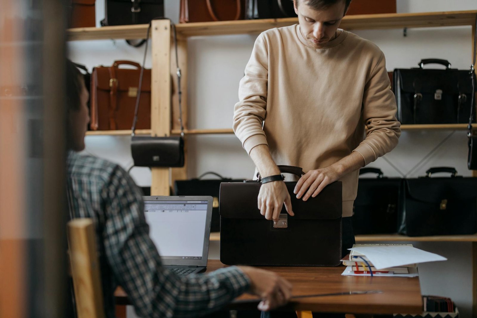 Guia Definitivo: Como Montar um Portfólio Profissional de Design que Atrai Clientes e Oportunidades — como montar portfólio p