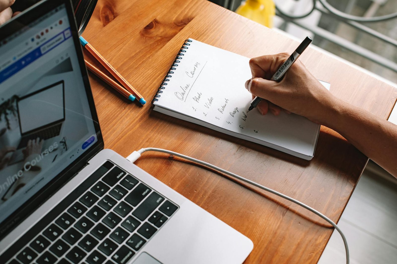 Turbine Seu Currículo: Melhores Cursos Online Gratuitos Com Certificado Para Impulsionar Sua Carreira — melhores cursos onlin