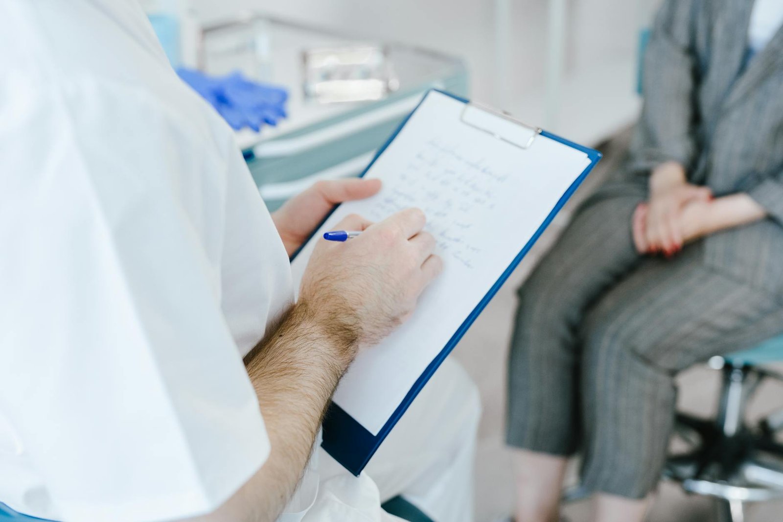 Não Ignore: Sinais Cruciais de que Você Precisa Procurar um Médico Agora — sinais de que você precisa ir ao médico | Orange M